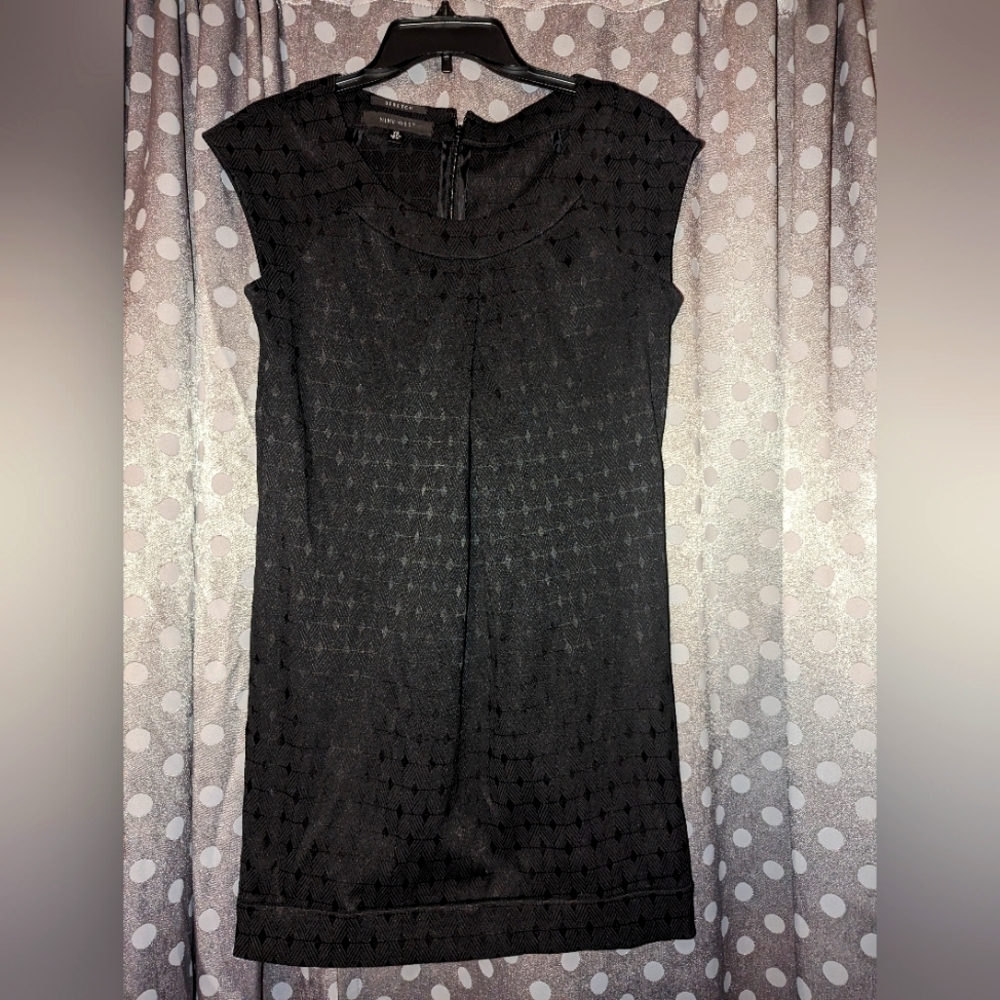 NINE WEST Sleeveless Little Black Dress with a Subtle Embossed Pattern XS